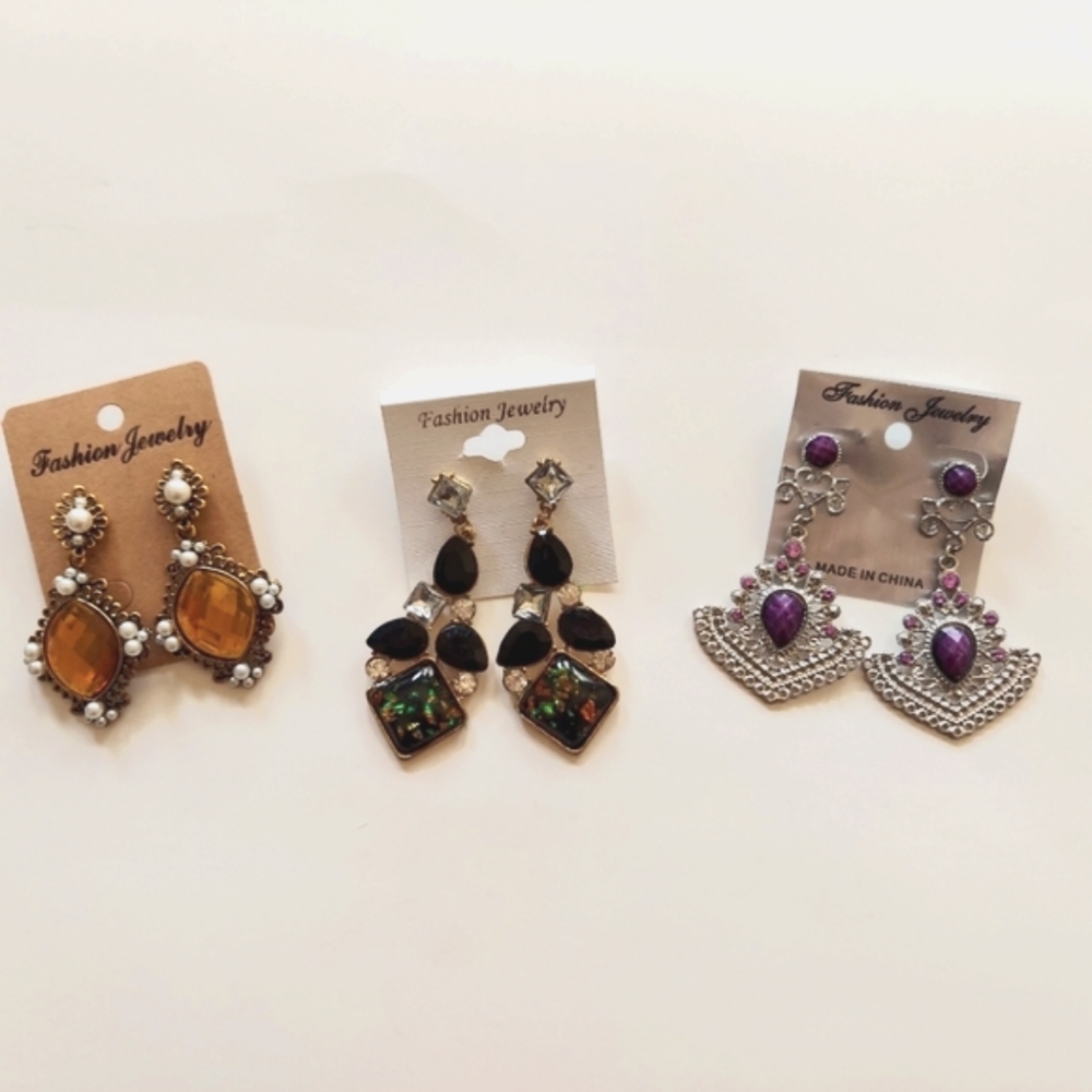 NWT Earrings Pierced 3 Pair Lot DropDangle Silvertone,Goldtone, Antique G-Tone